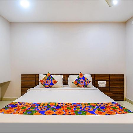 คอลเลคชั่น โอ 77151 โฮเทล รอยัล คริสตัล Hotel บูบันเนสชวาร์ ภายนอก รูปภาพ