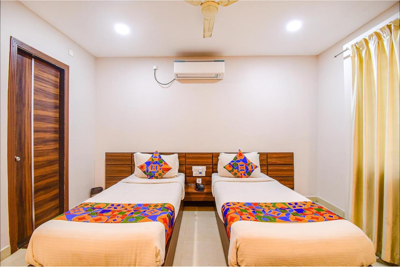 คอลเลคชั่น โอ 77151 โฮเทล รอยัล คริสตัล Hotel บูบันเนสชวาร์ ภายนอก รูปภาพ