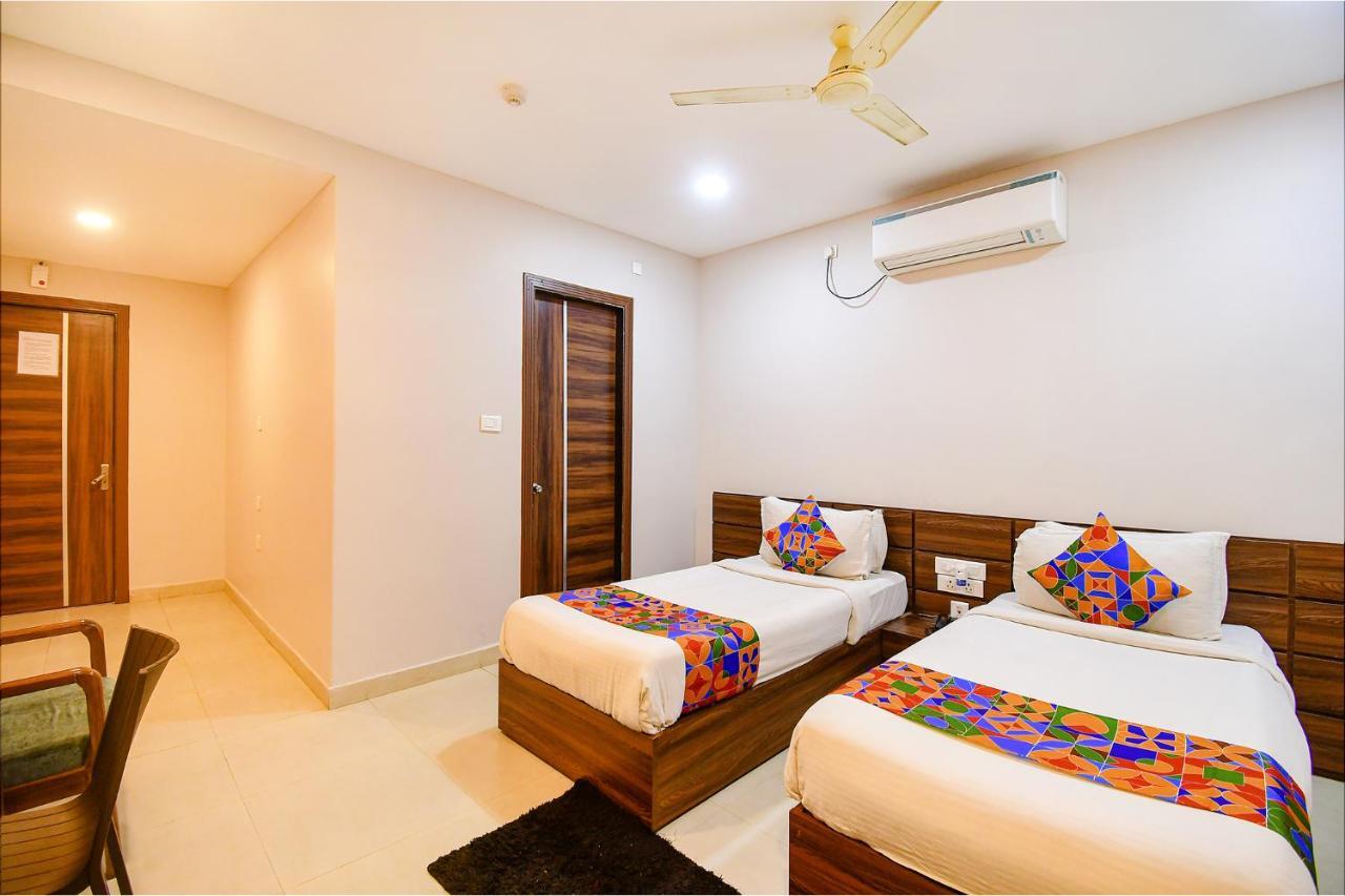 คอลเลคชั่น โอ 77151 โฮเทล รอยัล คริสตัล Hotel บูบันเนสชวาร์ ภายนอก รูปภาพ