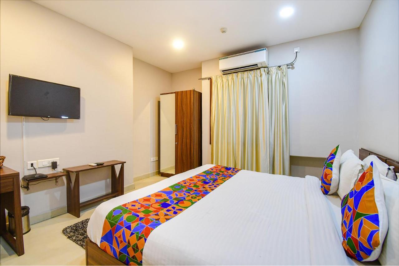 คอลเลคชั่น โอ 77151 โฮเทล รอยัล คริสตัล Hotel บูบันเนสชวาร์ ภายนอก รูปภาพ