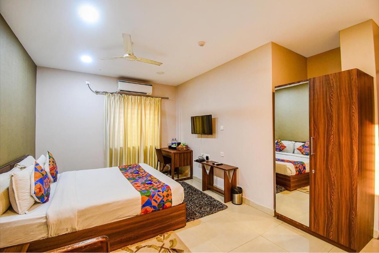คอลเลคชั่น โอ 77151 โฮเทล รอยัล คริสตัล Hotel บูบันเนสชวาร์ ภายนอก รูปภาพ